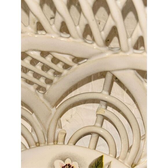 White Round Woven Latticed Ceramic Basket  Bowl Open Weave Pear - Picture 4 of 4